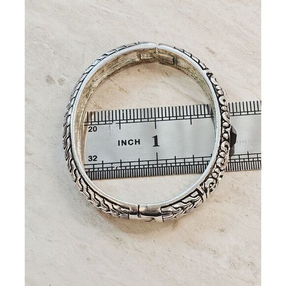 🔥$5/$25 Hinged Bangle Bracelet with 3 Crystals - Picture 6 of 7